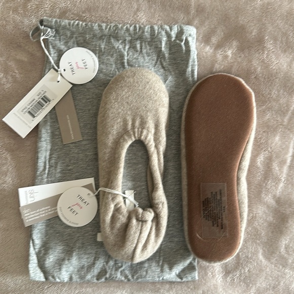 Skin 100% Cashmere Slippers in Mocha Heather - Picture 2 of 4